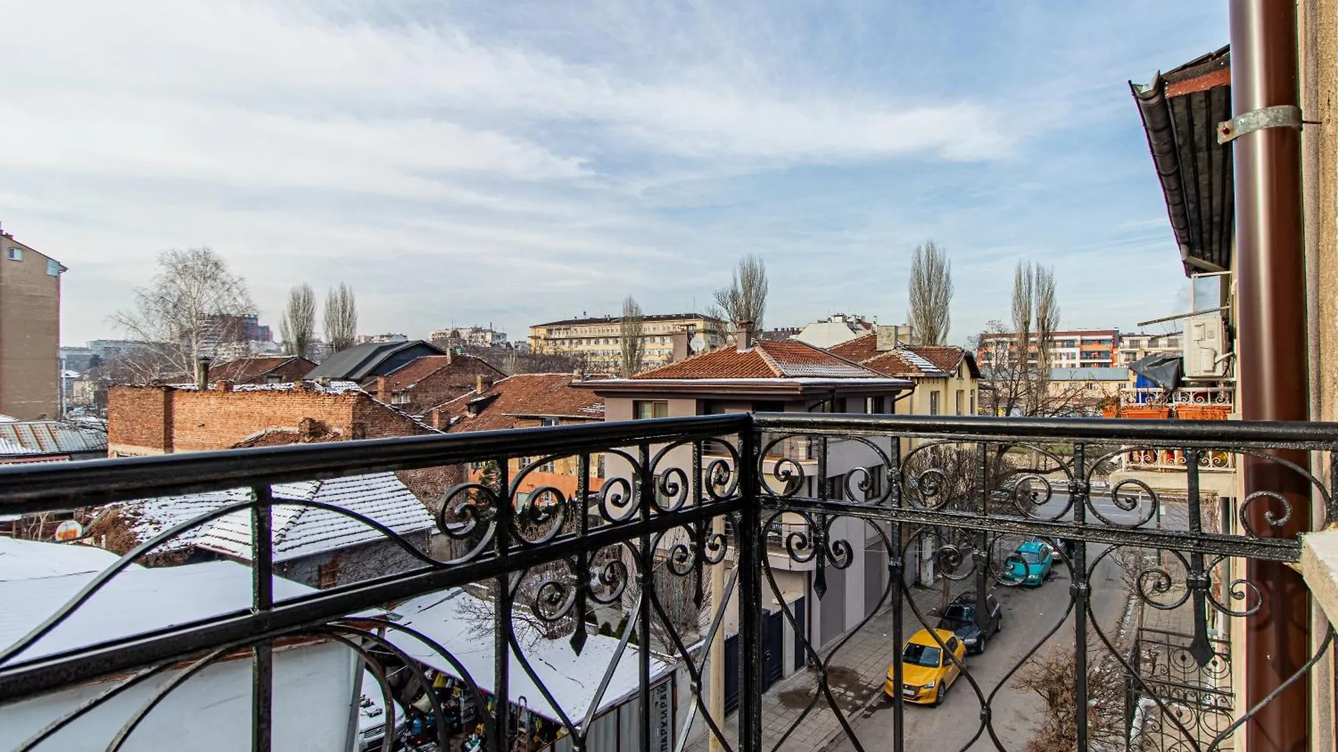 Vitosha Loft - Central Sofia Studio Apartment